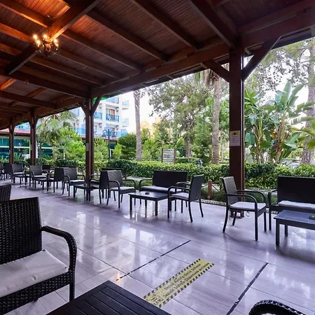 Hotel Maya World Side Side