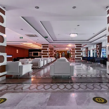 Hotel Maya World Side